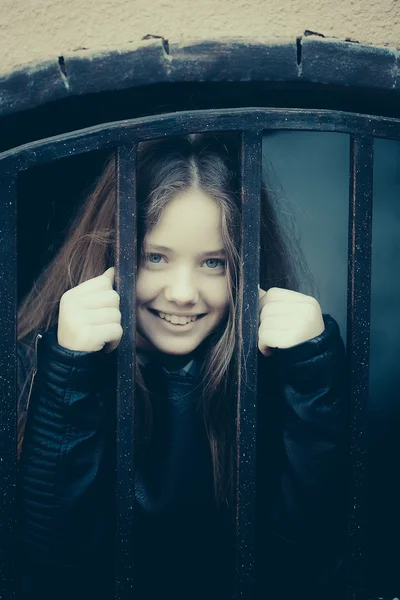 Szabadtéri, tini aranyos lány — Stock Fotó