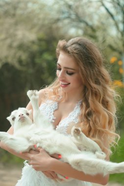 Küçük keçi ile şehvetli kadın