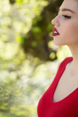 Bahar şehvetli kadın