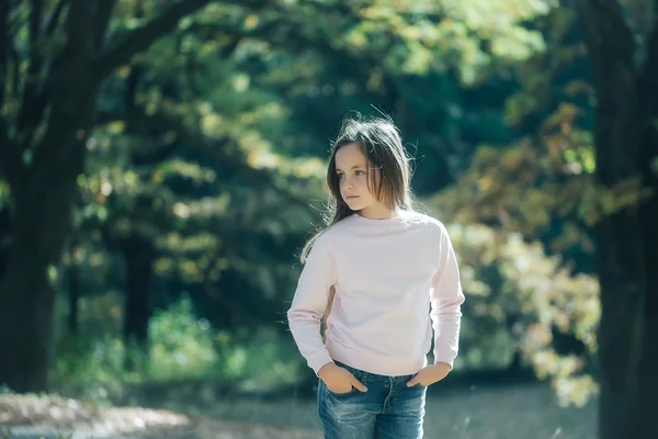 Linda chica preadolescente — Foto de Stock