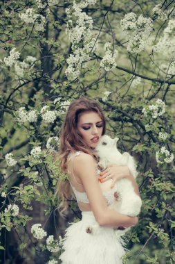 Küçük keçi ile şehvetli kadın