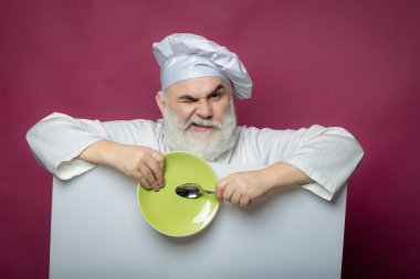 Sakallı cook kağıt kaşık ve plaka ile