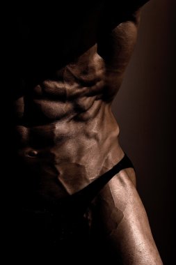 ## Güzel bir fiziği olan adam