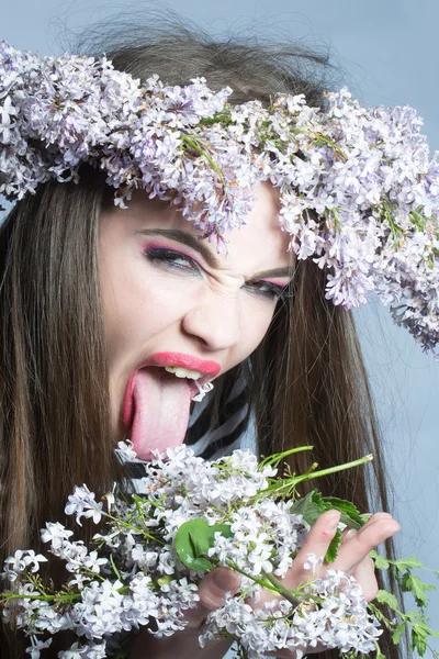 Fille en colère avec la langue — Photo