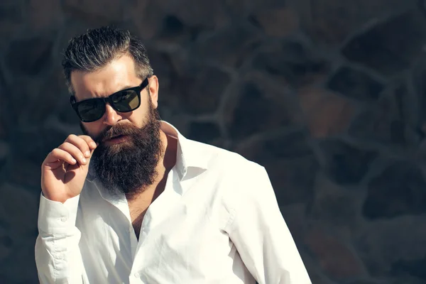 Barbudo hombre en gafas — Foto de Stock