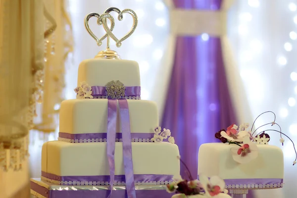 Νόστιμα γαμήλια τούρτα ορθογωνικής — Φωτογραφία Αρχείου