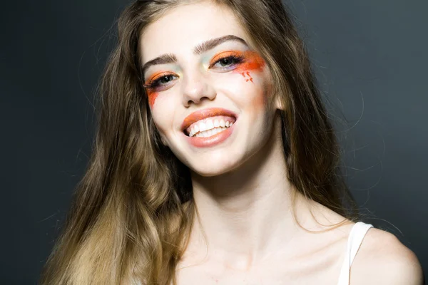 Chica con maquillaje naranja primer plano —  Fotos de Stock