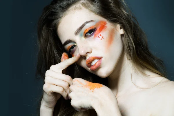 Chica con maquillaje naranja primer plano — Foto de Stock