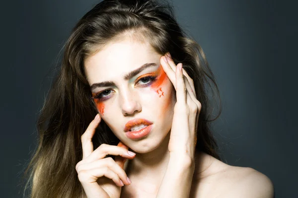 Chica con maquillaje naranja primer plano — Foto de Stock