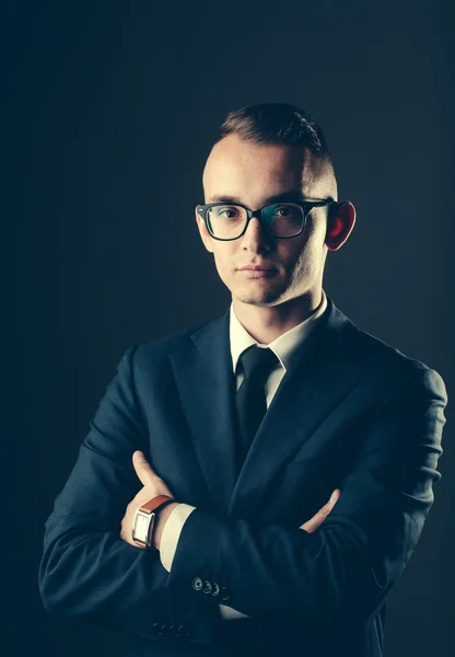 Chico guapo en gafas y chaqueta — Foto de Stock