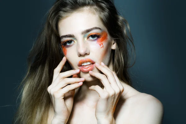 Dívka s detailním oranžové make-up — Stock fotografie