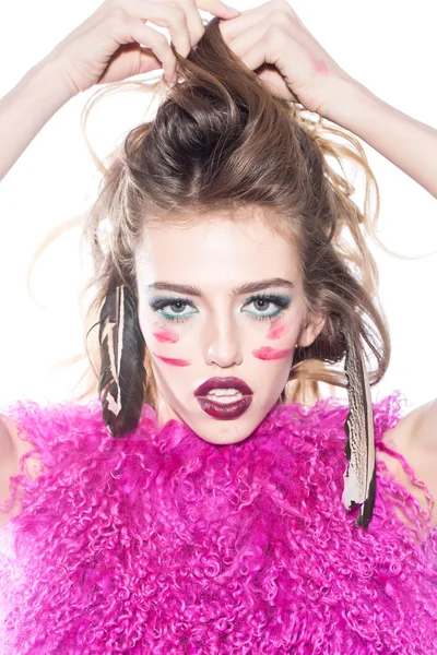 Kızılderili tüy ve makyaj kadın ile