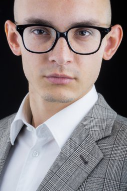 şık genç işadamı