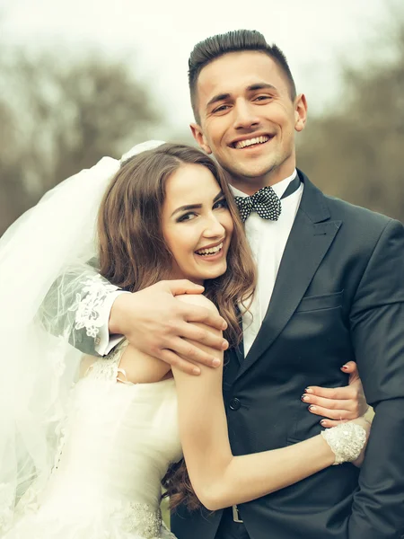 Happy wedding couple — Stock Photo, Image