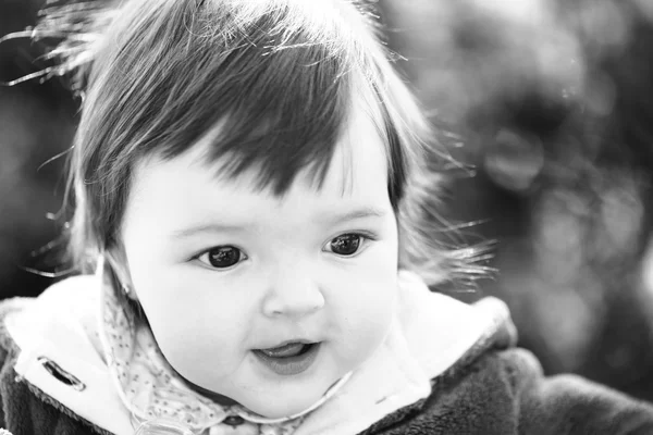 Mooie babymeisje — Stockfoto