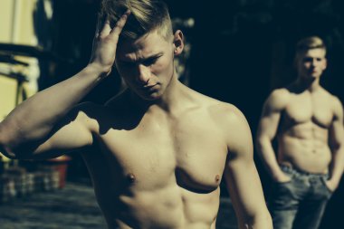 İkiz erkek modeller