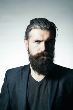 Ceketli sakallı yakışıklı adamı