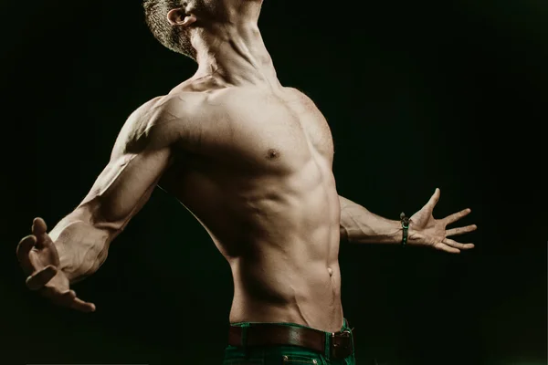 Hombre musculoso con venas en las manos — Foto de Stock