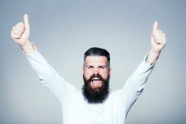 Sakallı adam süper hareketi ile