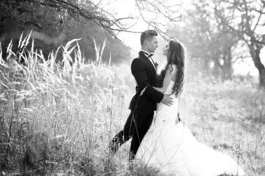 Düğün iki açık yürüyor