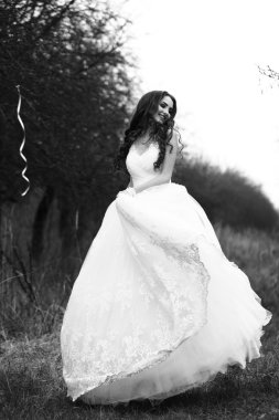 Mutlu dans eden gelin