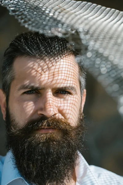 Homem barbudo na luz do sol — Fotografia de Stock