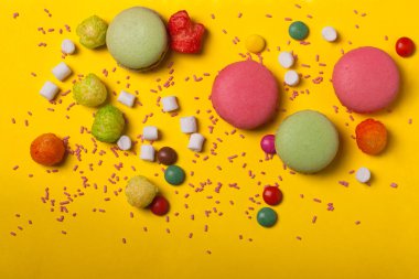 Tatlılar ve hatmi ile Macarona