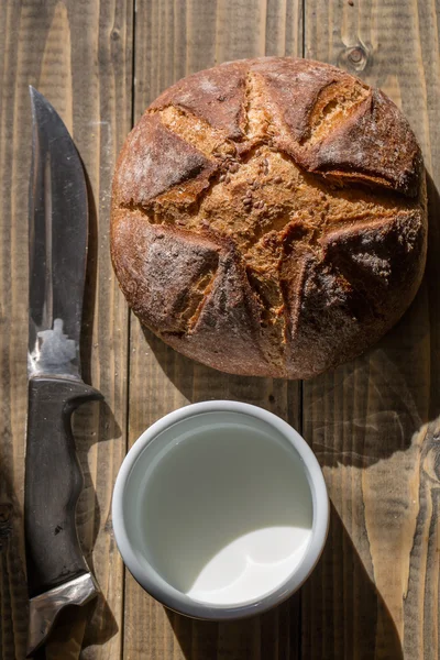 Round loaf of homemade bread — Stock Photo, Image