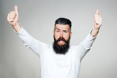Sakallı adam süper hareketi ile