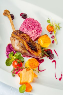 Confit ördek veya kaz ayağı