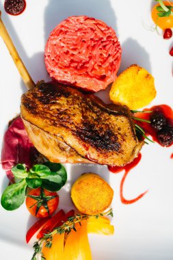 Confit ördek veya kaz ayağı