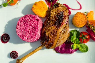 Confit ördek veya kaz ayağı