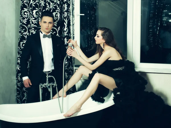 Elegant couple in bath — Stock Photo, Image