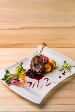 Confit ördek veya kaz ayağı