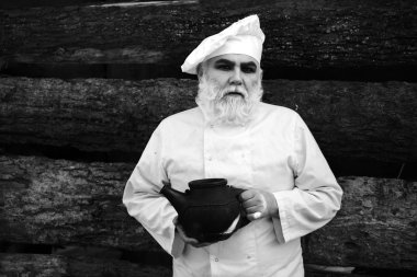 Sakallı cook ile demir çaydanlık