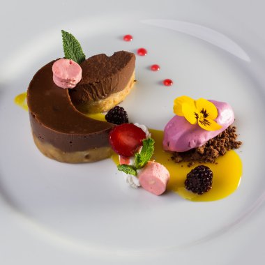 çikolatalı sufle ve dondurma