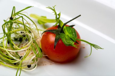 Kiraz domates ve yeşil Brüksel lahanası