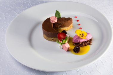 çikolatalı sufle ve dondurma