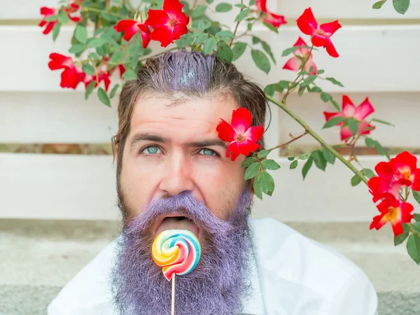 青ひげとロリポップのひげを生やした男 ストック写真 C Tverdohlib Com