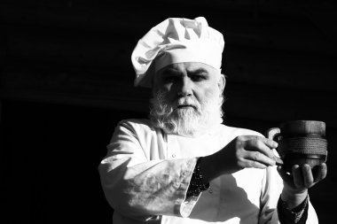 Sakallı cook ile ahşap Kupası