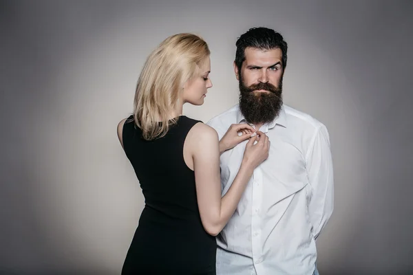 Young couple in studio — Stock Photo, Image