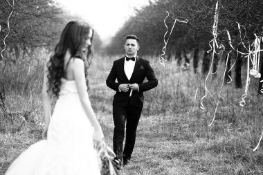 Düğün iki açık yürüyor