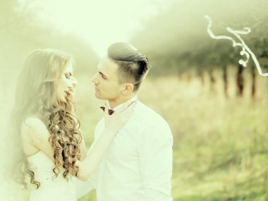 Düğün çift öpüşme