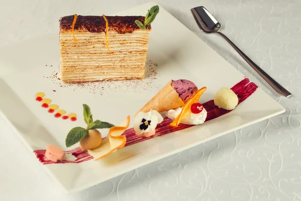 Dessert gâteau décoré — Photo