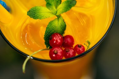 Dekore portakal suyu