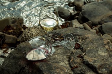 Winwe cam su yakınında