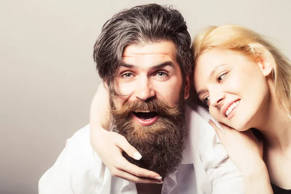 Young happy smiling couple — Stock Photo, Image