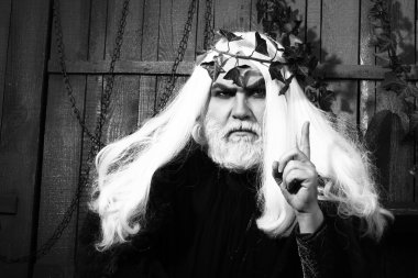 Zeus adam sakallı