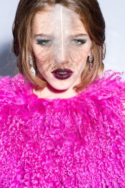 Kabile tüy closeup kadınla