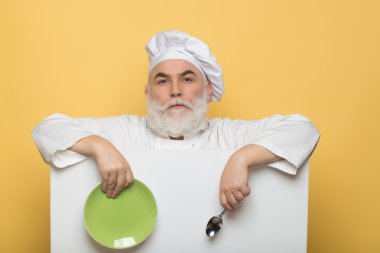 Sakallı cook kağıt kaşık ve plaka ile